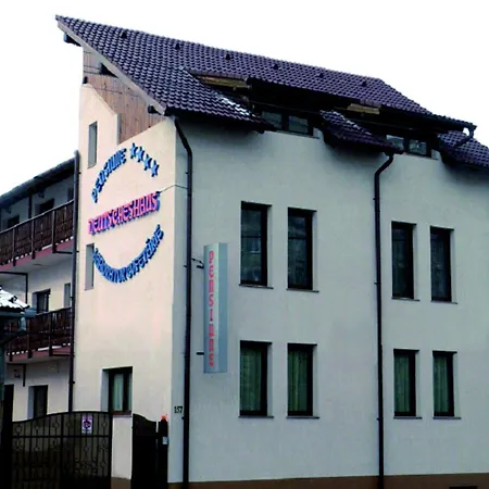 Deutsches Haus بيت ضيافة براشوف