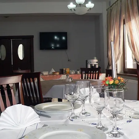 Deutsches Haus בית הארחה 4*