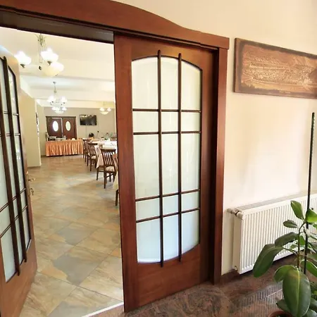 Deutsches Haus בית הארחה 4*