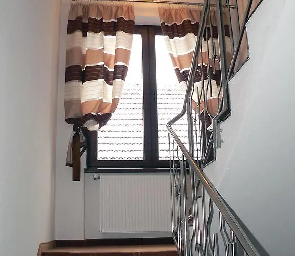 Deutsches Haus 4* בראשוב