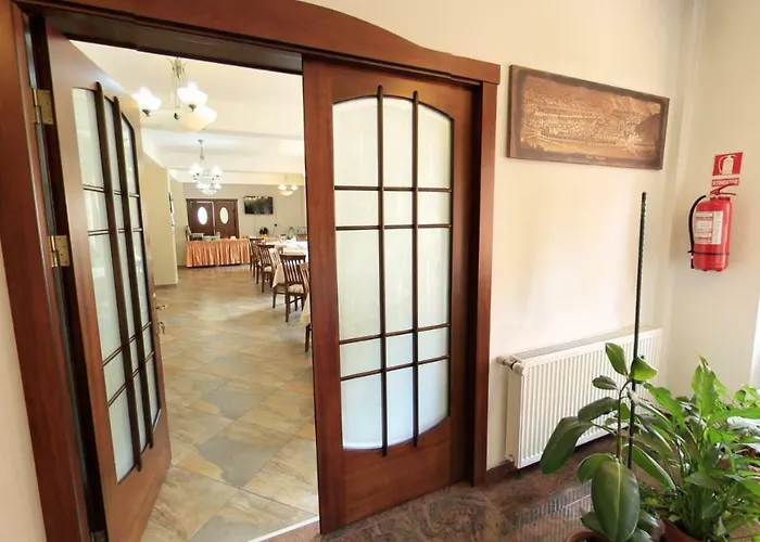 Deutsches Haus בית הארחה 4*